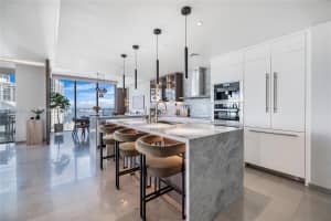 68 Se 6th St 3711 Miami, FL 33131 - MLS#A11990497