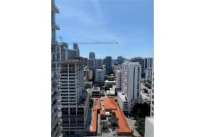 690 Sw 1st Ct 2725, Miami
