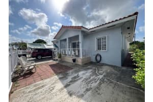 174 E 15th St Hialeah, FL 33010 - MLS#A11990552