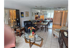 330 Se 2nd St 202e Hallandale Beach, FL 33009 - MLS#A11990561