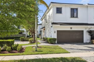 10828 SW 235th St, Princeton, FL 33032, - MLS#A11990566