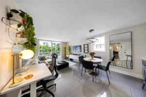 1665 Bay Rd APT 221, Miami Beach, FL 33139, - MLS#A11990576