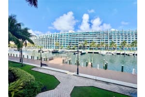 3001 Ne 185th St 213 Aventura, FL 33180 - MLS#A11990631