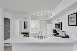 2640 S University Dr 112 Davie, FL 33328 - MLS#A11990716