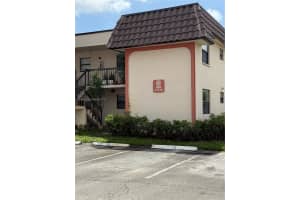 860 207th Ter , Miami, FL 33179 - MLS#A11990731