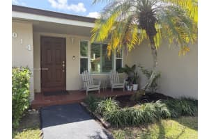 9014 163rd Ter , Palmetto Bay, FL 33157 - MLS#A11990751