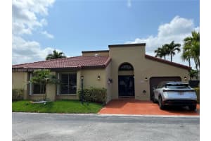 8910 4th Ln , Miami, FL 33174 - MLS#A11990835