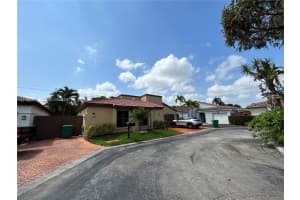 8910 4th Ln , Miami, FL 33174 - MLS#A11990835
