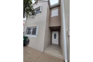 12610 Nw 11th Ter, Miami