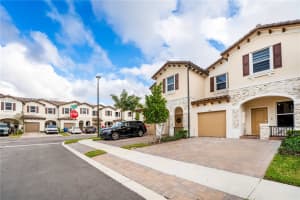 5514 Nw 27th St Lauderhill, FL 33313 - MLS#A11990881