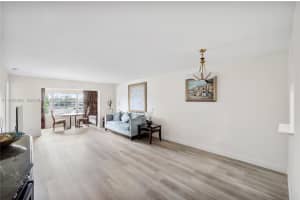 9201 Sunrise Lakes Blvd 304 Sunrise, FL 33322 - MLS#A11990966