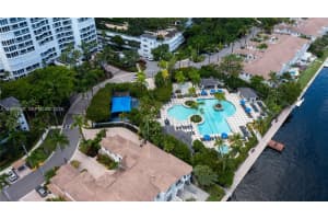 21050 Point Pl 401, Aventura