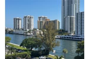 600 Parkview Dr 717, Hallandale Beach