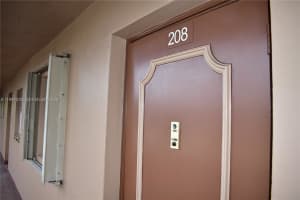 9800 Sunrise Lakes Blvd 208 Sunrise, FL 33322 - MLS#A11991035