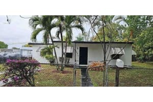 2345 Nw 161st St, Miami Gardens