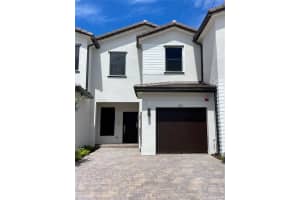 210 Sw 159th Ct, Pembroke Pines