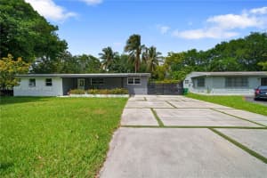 369 Ne 158th St Miami, FL 33162 - MLS#A11991147