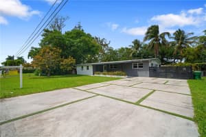 369 Ne 158th St Miami, FL 33162 - MLS#A11991147