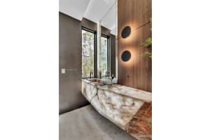 535 N Shore Dr Miami Beach, FL 33141 - MLS#A11991150