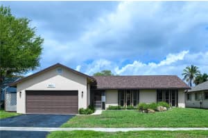 8631 Nw 48th St, Lauderhill