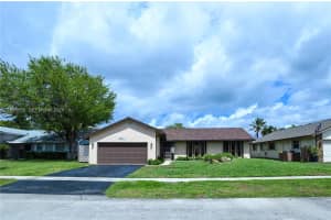 8631 48th St , Lauderhill, FL 33351 - MLS#A11991155