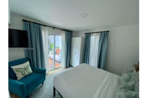 1121 Ne 1st Ave 4 Fort Lauderdale, FL 33304 - MLS#A11991240