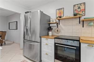 580 Egret Dr 111 Hallandale Beach, FL 33009 - MLS#A11991270