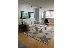 5005 Collins Ave 423, Miami Beach