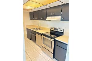 RM8F+G8, 4270 NW 79th Ave APT 2D, Doral, FL 33166, - MLS#A11991321