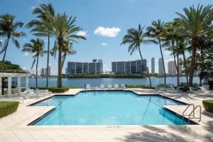 3165 Ne 184th St 6204, Aventura