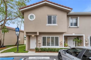 164 Riviera Cir, Weston