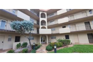 6361 N Falls Cir Dr 106, Lauderhill