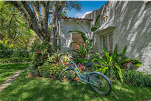 1109 Almeria Ave Coral Gables, FL 33134 - MLS#A11991400