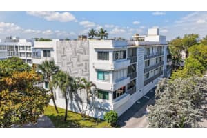 10240 Collins Ave , Bal Harbour, FL 33154 - MLS#A11991405