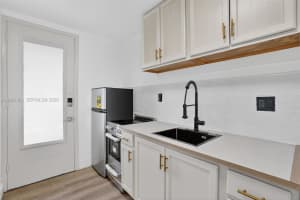 10240 Collins Ave , Bal Harbour, FL 33154 - MLS#A11991405