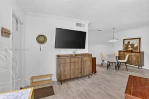 10002 Winding Lake Rd , Sunrise, FL 33351 - MLS#A11991426