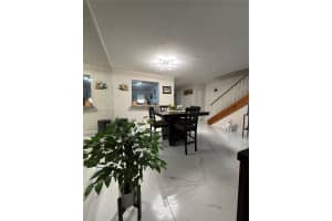 3536 Estepona Ave 21s2, Doral