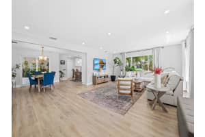 1203 Lincoln St Hollywood, FL 33019 - MLS#A11991495