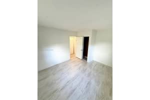 1055 Ne 34th Ct 1057 Oakland Park, FL 33334 - MLS#A11991496