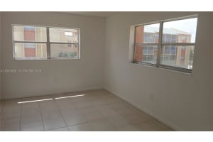 3610 Nw 21st St 313, Lauderdale Lakes