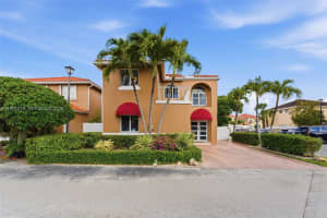 8657 2nd St , Miami, FL 33126 - MLS#A11991510