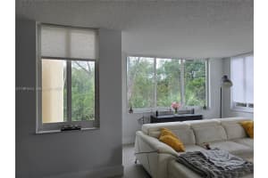 17890 W Dixie Hwy 307 North Miami Beach, FL 33160 - MLS#A11991514