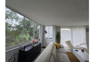 17890 W Dixie Hwy 307 North Miami Beach, FL 33160 - MLS#A11991514