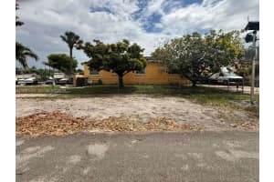 4470 W 1st Ave Hialeah, FL 33012 - MLS#A11991515
