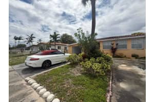 4470 W 1st Ave Hialeah, FL 33012 - MLS#A11991515