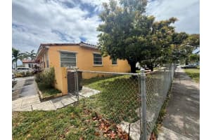 4470 W 1st Ave Hialeah, FL 33012 - MLS#A11991515