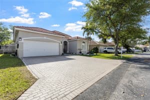 695 Se 30th Dr Homestead, FL 33033 - MLS#A11991575