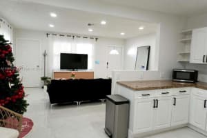 1213 Nw 6th Ave Fort Lauderdale, FL 33311 - MLS#A11991588