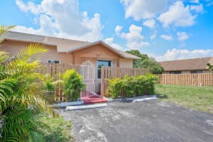 6723 Nw 188th Ter, Hialeah