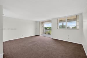 3100 W Rolling Hills Cir APT 303, Davie, FL 33328, - MLS#A11991742
